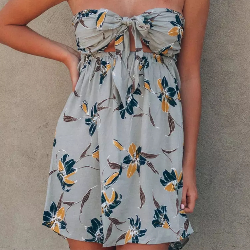 NWOT Sleeveless Tie Front Dress